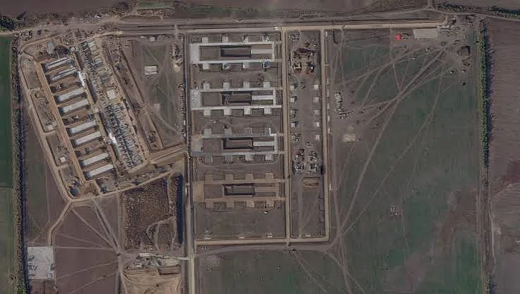 Imagens de satélite revelam nova megabase russa: pode lançar mais de 100 drones por dia contra a Ucrânia
