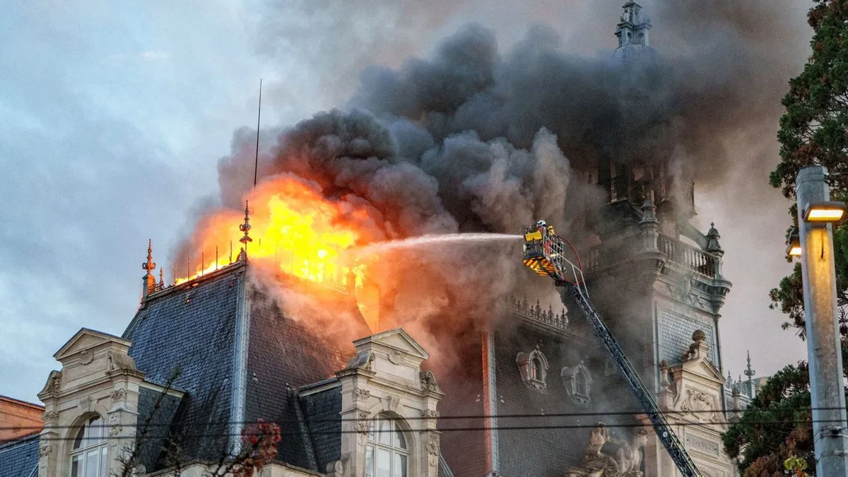 Los políticos franceses se pasan la patata caliente de la culpa tras la devastación de las protestas mientras los alcaldes piden respuestas
