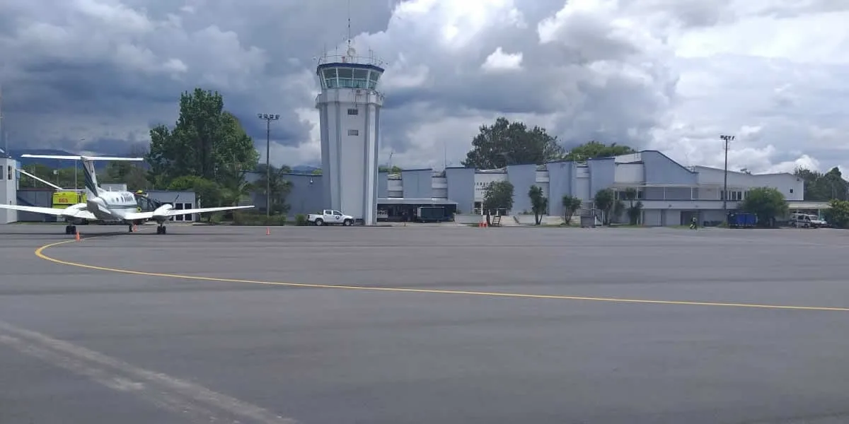 Detienen operaciones en el aeropuerto de Popayán por actividad del volcán Puracé