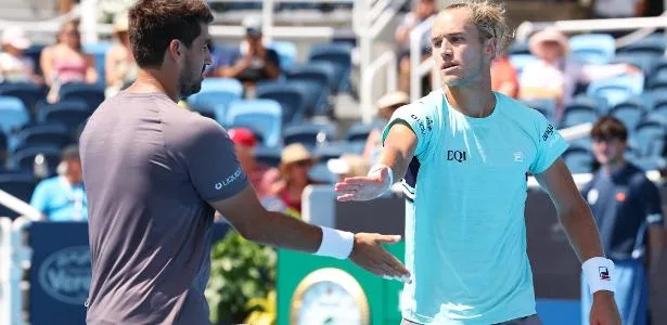 Brasileiros enfrentam dupla universitária em estreia no US Open; veja