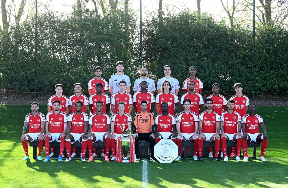 Why isn't William Saliba in Arsenal's 2026/27 team photo?