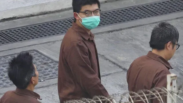 Segurança nacional. Ativista de Hong Kong Joshua Wong declara-se culpado