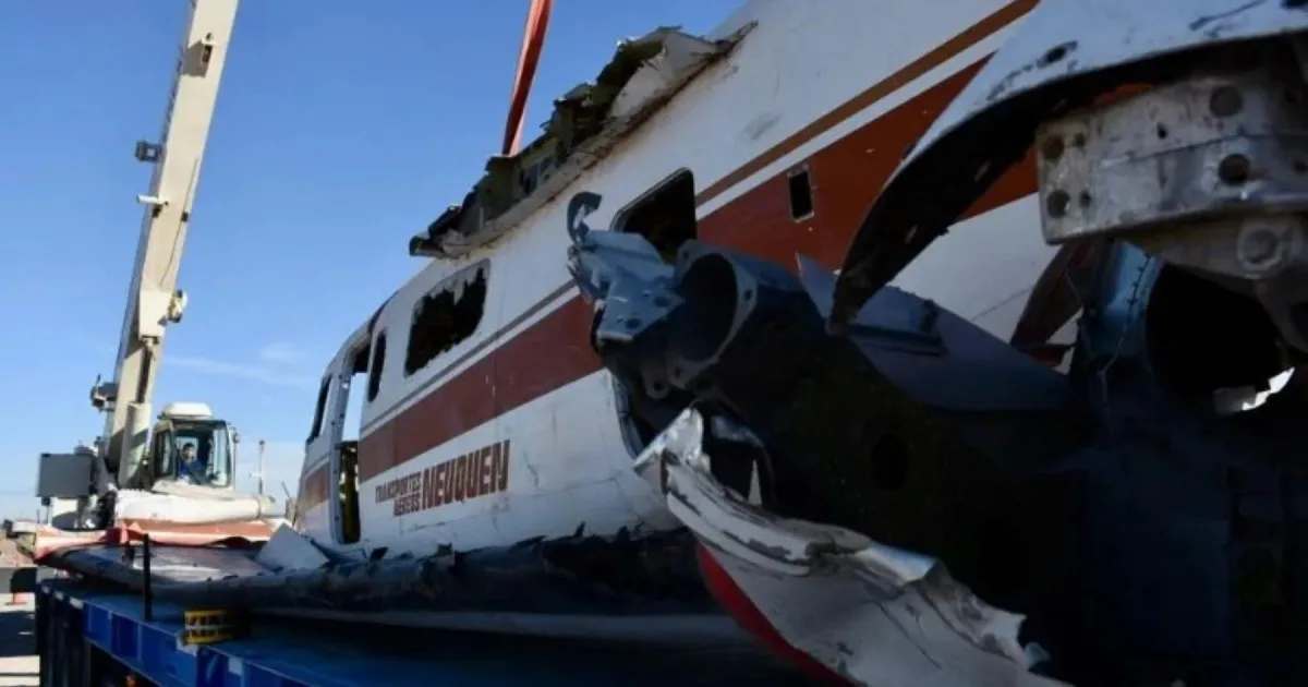 Así estaba el histórico avión de TAN que fue rescatado: cronología de su salida de la chatarrería de Neuquén