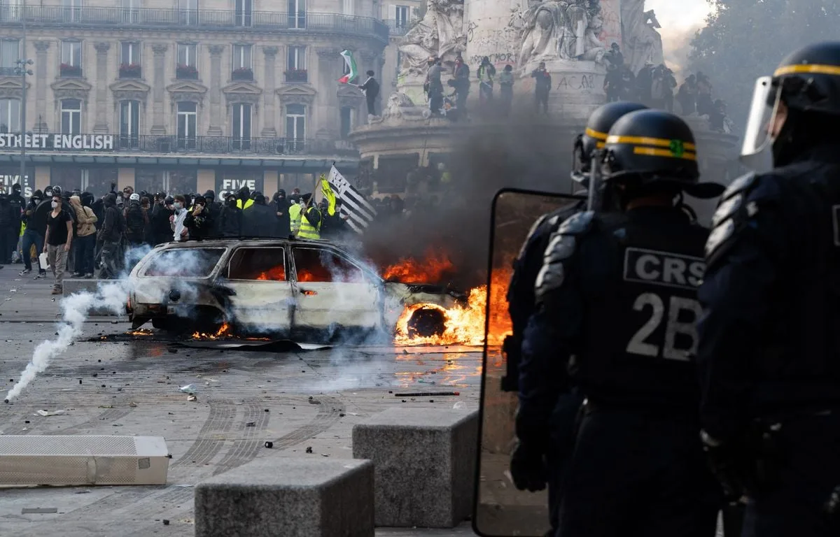 EN DIRECT Mobilisation du 17 octobre : Cortèges sauvages à Paris et premières actions dans plusieurs villes de France...