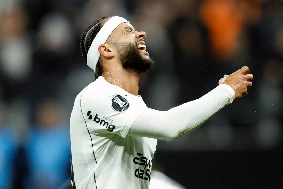 Memphis promete 'reagir fortemente' após quebra de acordo com Corinthians