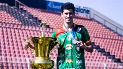 INCRÍVEL: joga em 24 clubes e quer chegar ao golo mil antes de Ronaldo