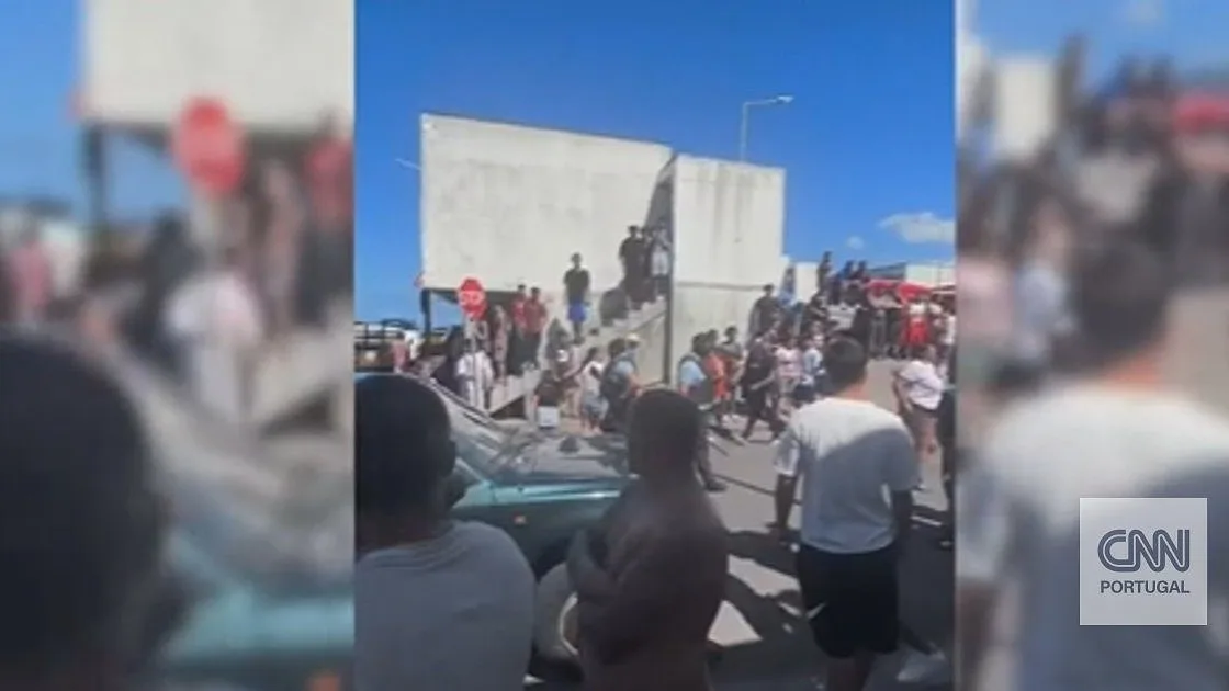 Confronto em Rabo de Peixe: População ataca polícia após detenções