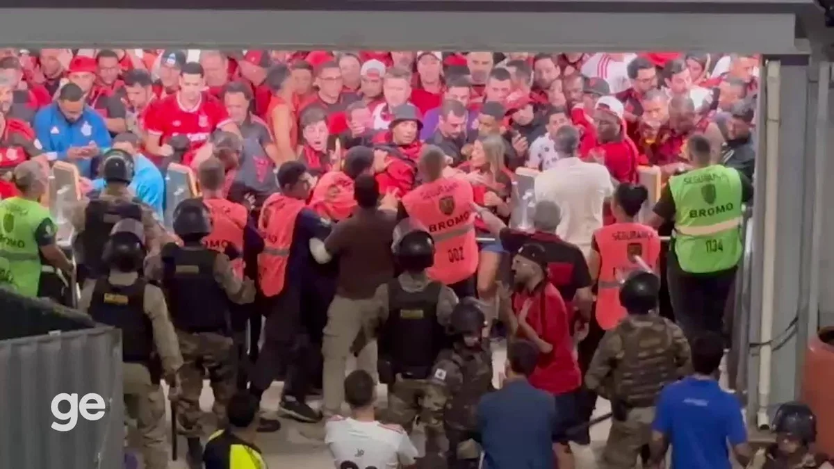 Cruzeiro x Flamengo: torcedores rubro-negros têm confronto com polícia no Mineirão