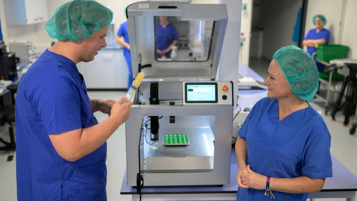 Klinikum Oldenburg: 3D-Drucker stellt Kautabletten für schwer kranke Kinder her