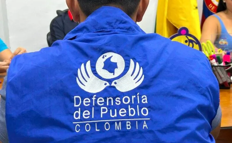 Escándalo en Colombia: Investigan a un funcionario de la Defensoría por presuntos nexos con el ELN