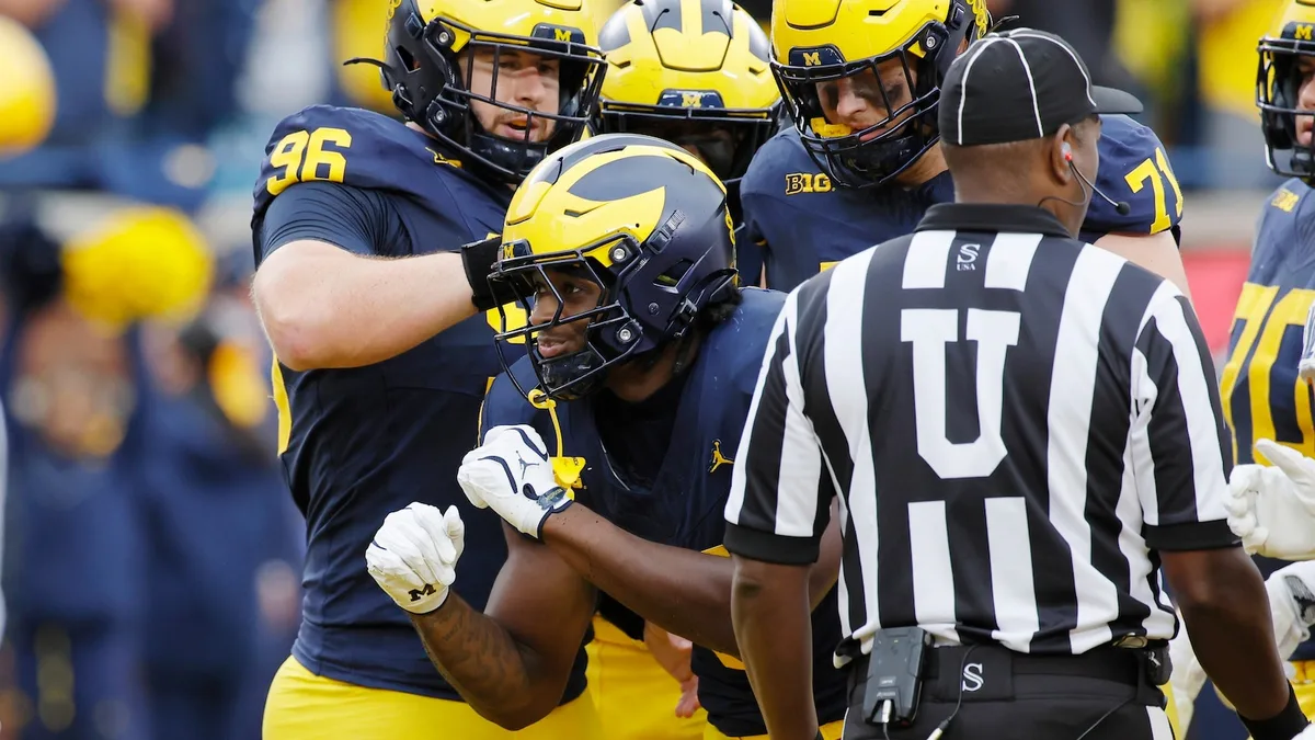 No. 19 Michigan starts shaky, finishes strong in 52-17 win over UTEP