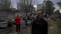 Ataques russos contra Kiev deixam ao menos nove mortos