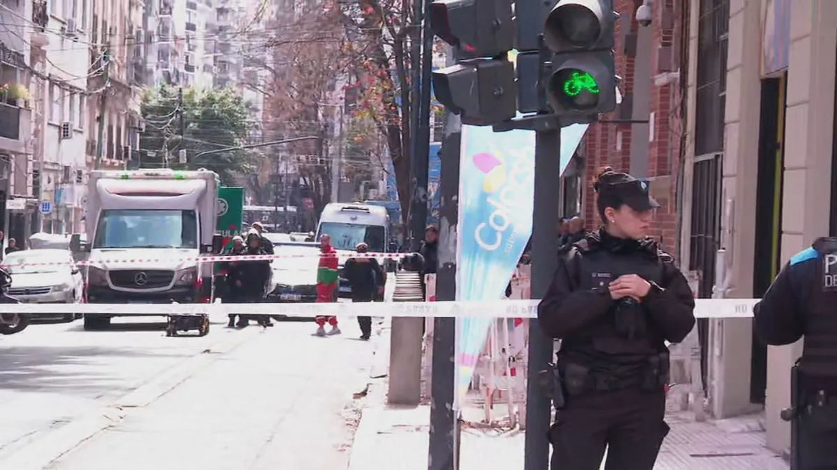 Recoleta: una persona se atrincheró en un departamento y la policía desplegó un fuerte operativo