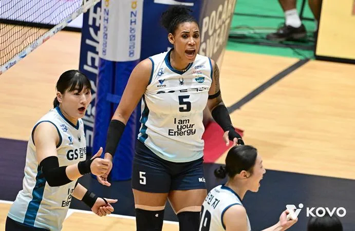 ‘실바 35점’ 여자배구 GS칼텍스, 흥국생명 3-2 꺾고 컵대회 결승행