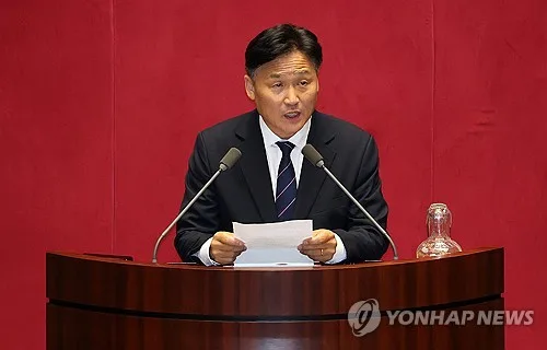 與김영진 "레버리지 도입한 사람들 책임져야…그냥 못 넘어간다"