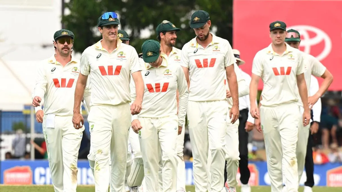 Australia bowl, Bangladesh make key second-Test change