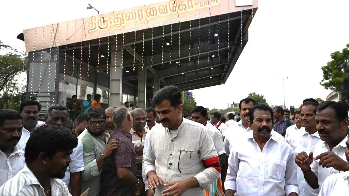 Bus shelter opened at Mannarpuram