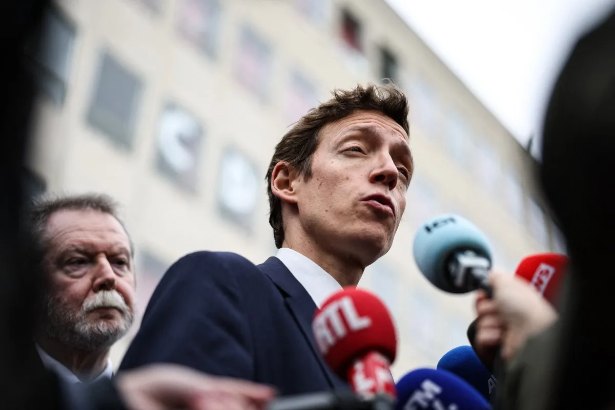 Comment 3 024 professeurs apparaissent comme par magie… pendant que des élèves en attendent toujours
