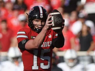 Will Hammond tosses TD in return from injury as No. 12 Texas Tech beats Abilene Christian 33-10