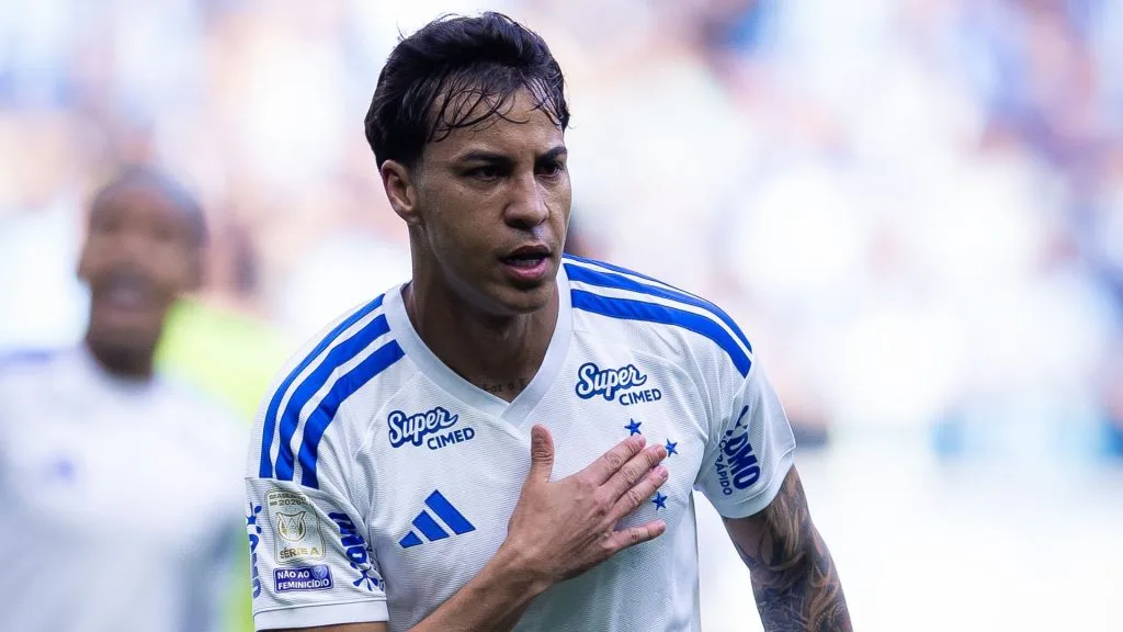 Com três gols de Kaio Jorge, Cruzeiro vence o Grêmio e entra no G4 do Brasileirão