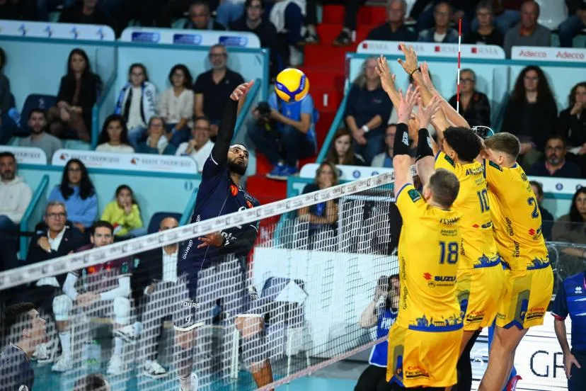 Retour gagnant pour Earvin Ngapeth et Tours en ouverture de l'Alterna Volstar