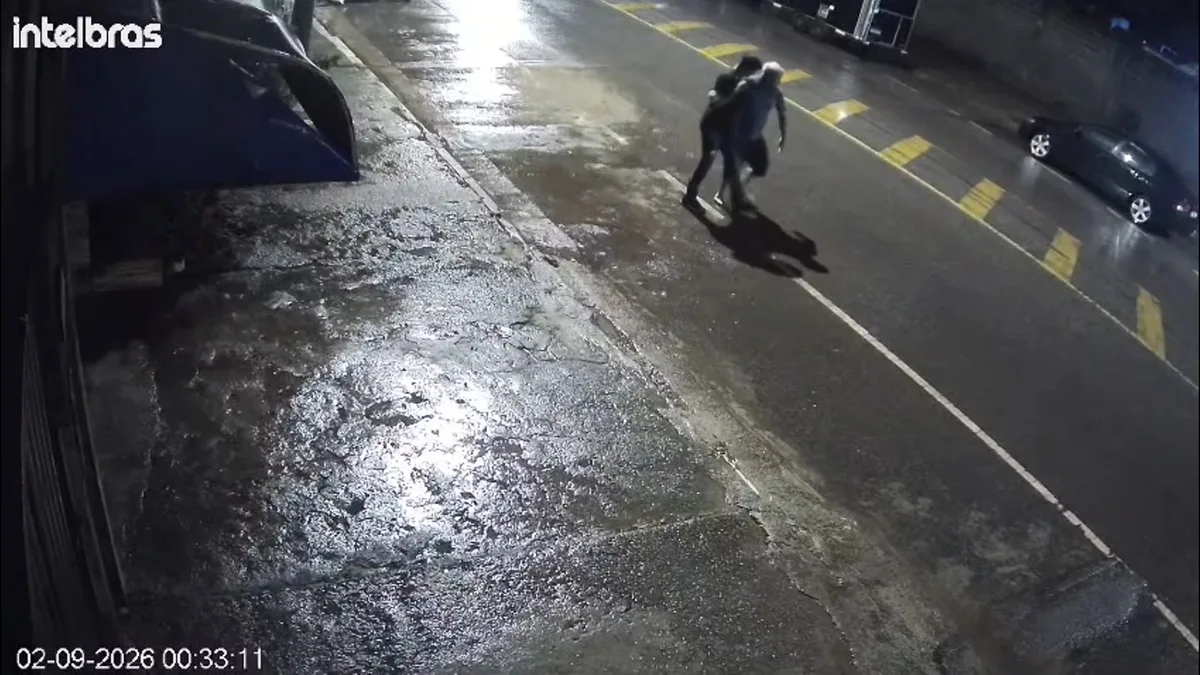 Câmera registra torcedores antes de jovem ser morto após clássico na Grande BH