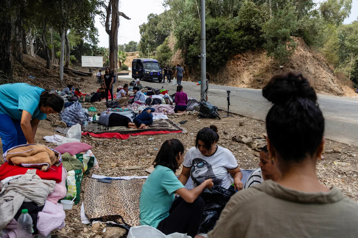 Última hora de la entrada de inmigrantes a Ceuta, en directo | El Gobierno trabaja en el traslado urgente de 500 niñas migrantes de Ceuta a la Península