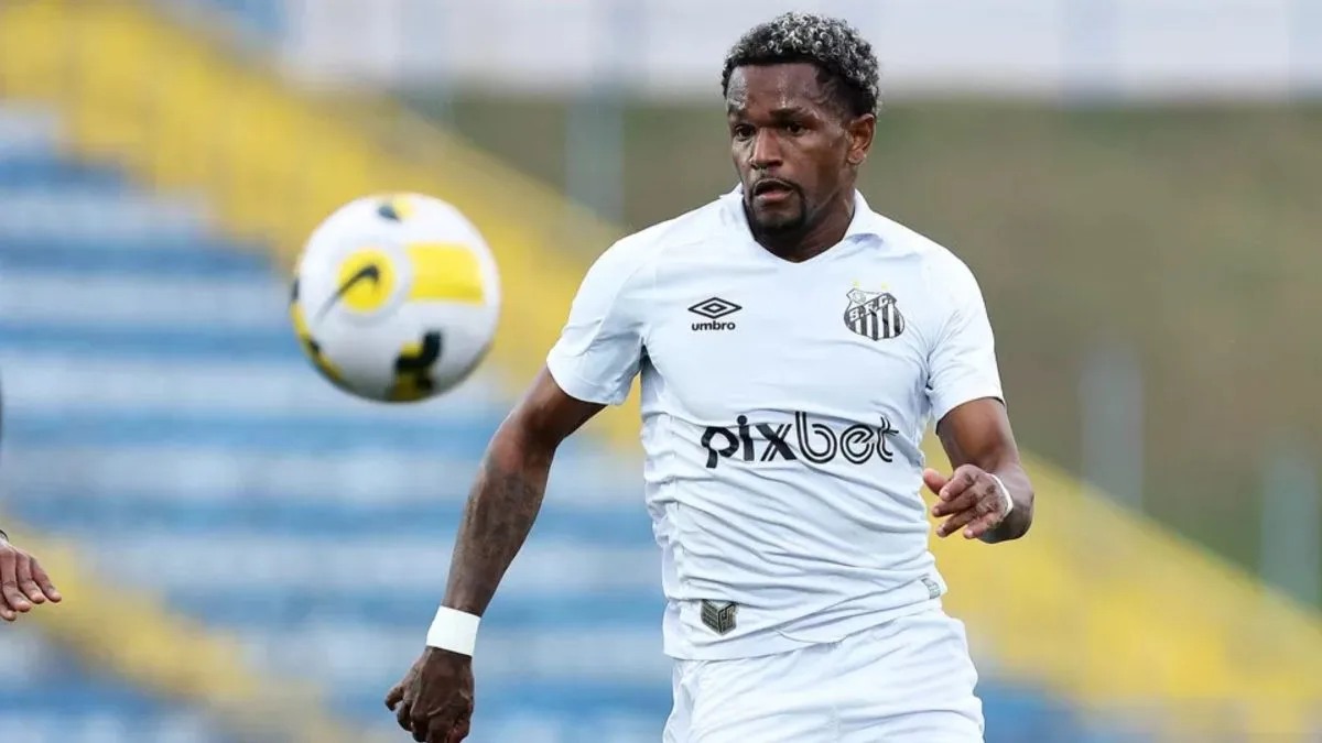 Ex-jogador do Santos se manifesta após ser citado junto de David, do Vasco, em investigação policial: ‘Associação irresponsável’