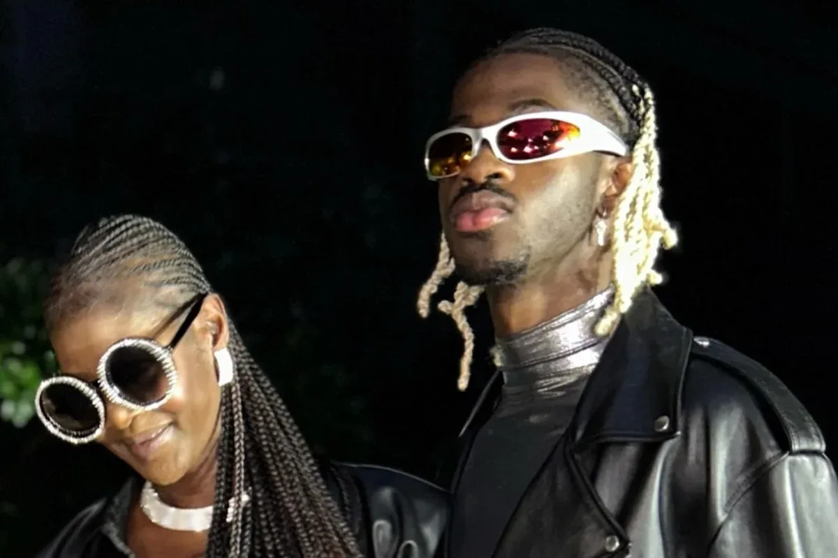 Mãe de Lil Nas X morre um ano após prisão do cantor