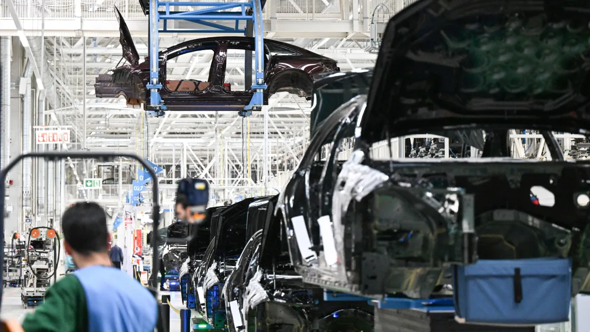 Streit um 40-Stunden-Woche: Mercedes droht mit Schließung eines deutschen Werks