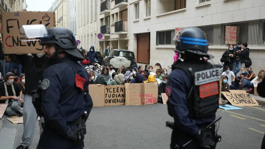 En France, la difficile couverture médiatique des manifestations de lycéens