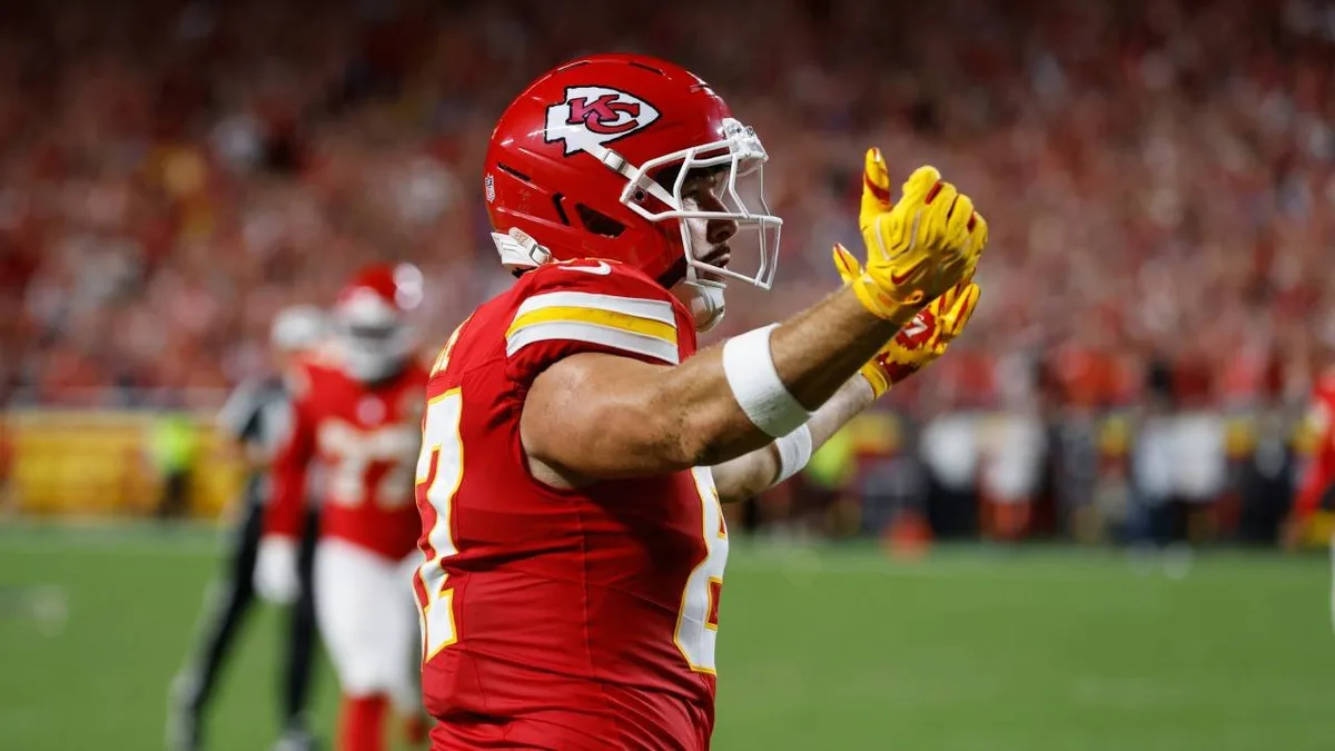Chiefs’ Mahomes connects with Kelce for touchdown against Colts