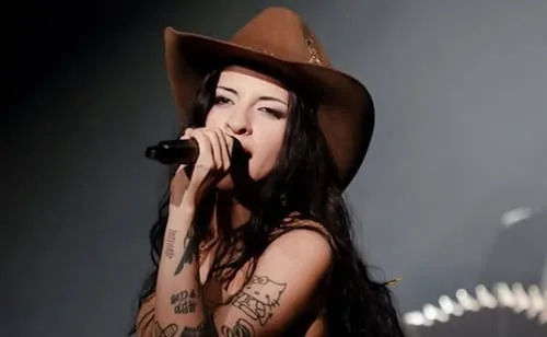 Cazzu recuerda su historia familiar con Christian Nodal; confiesa que fue “muy valiosa”