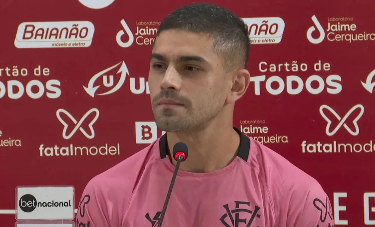 Campeão pelo Vitória expõe salários atrasados e crise na Série B