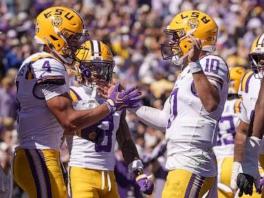 Leavitt throws for 4 TDs as No. 22 LSU routs No. 16 Mississippi State 31-0
