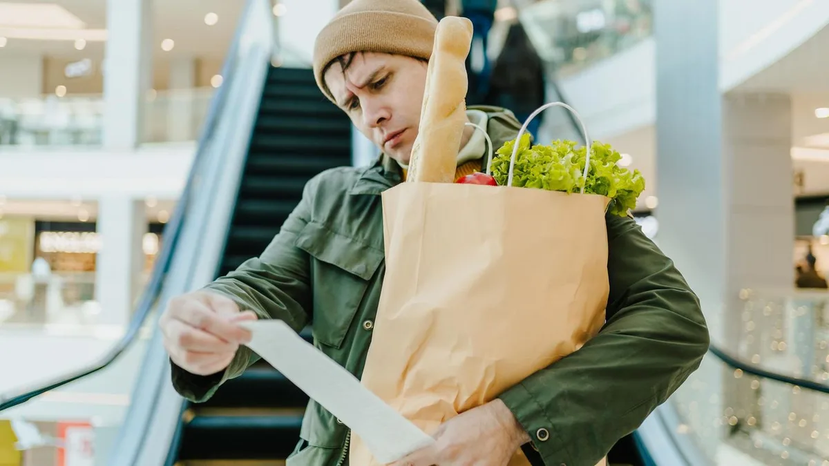 Einkaufen im Supermarkt: Warum Sie montags immer den Kassenzettel prüfen sollten