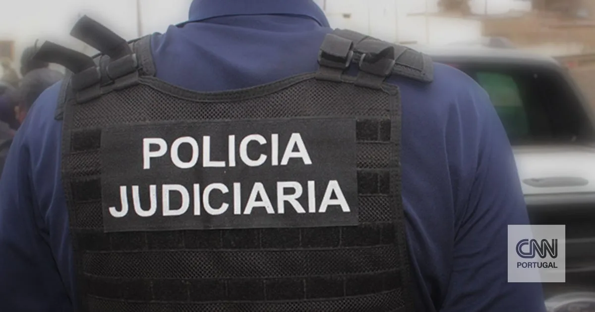 Jovem de 16 anos baleado após quatro encapuzados invadirem festa em casa alugada em Lisboa