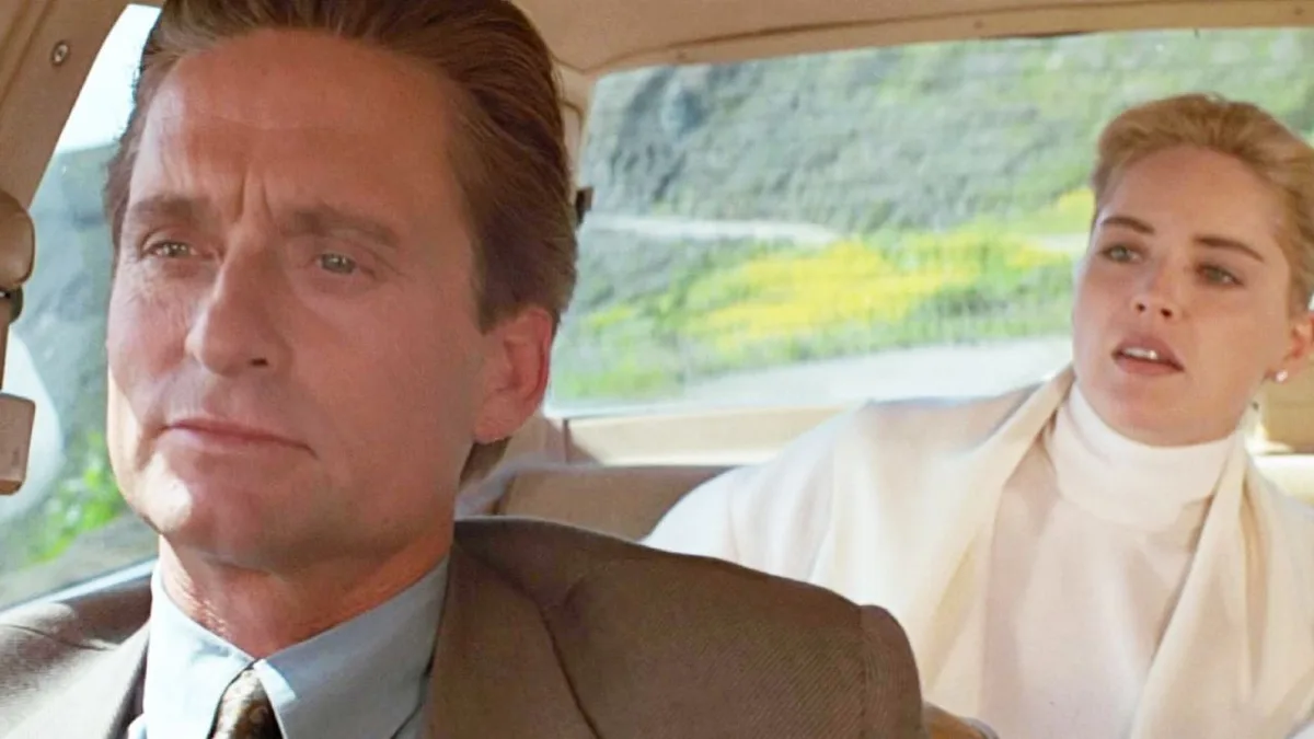 "Je ne ferais jamais une chose pareille" : 34 ans après, Michael Douglas rétablit la vérité sur une folle rumeur concernant Basic Instinct