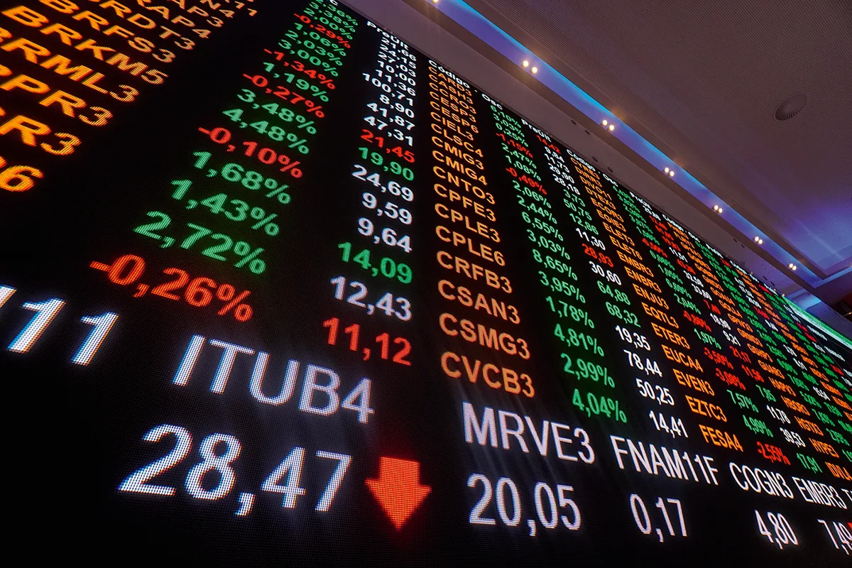 Bolsa brasileira despenca em agosto e tem 2º pior desempenho entre 21 mercados