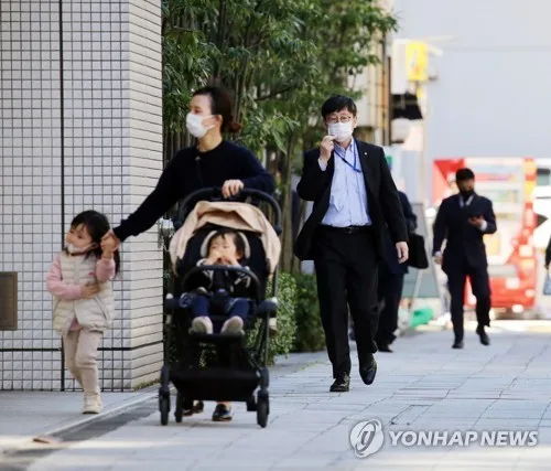 日 3040 스포츠클럽 외면…"여가에는 스마트폰·정주행"