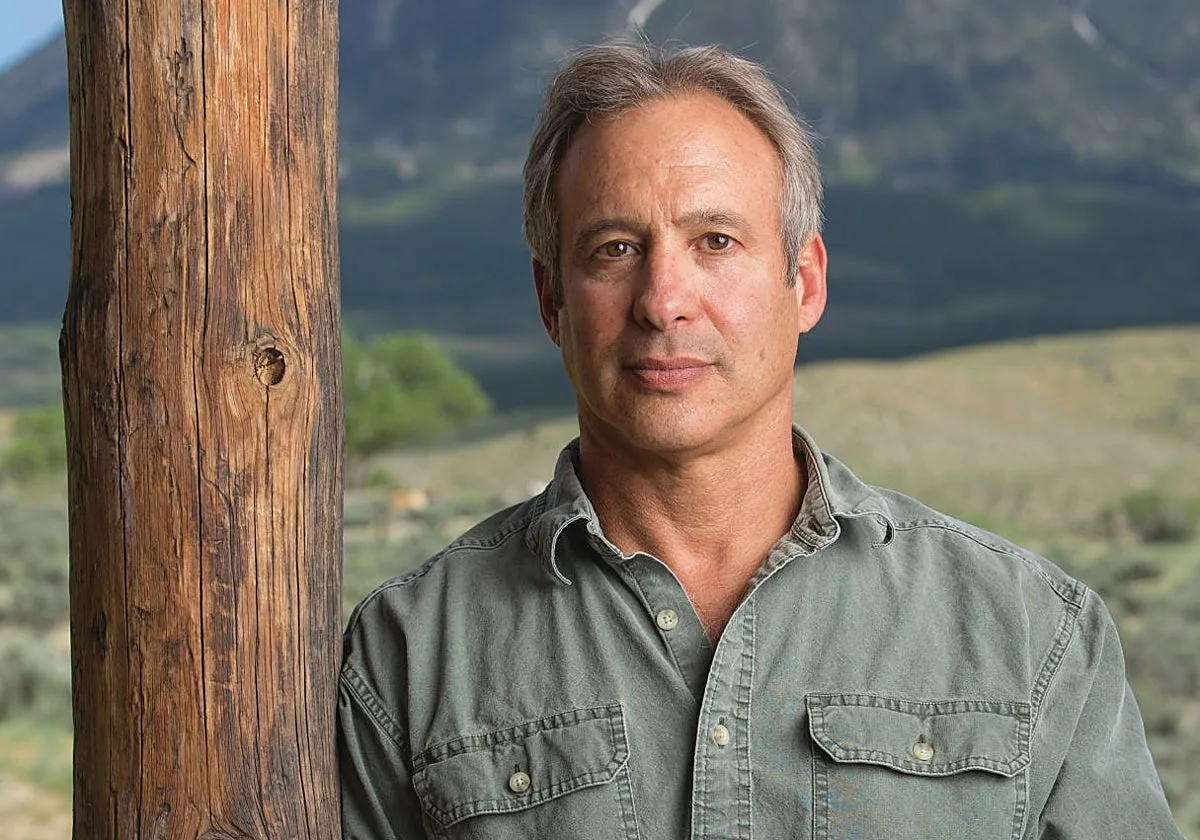 Peter Heller, autor de 'La constelación del perro': «Las distopías nos ayudan a sentirnos menos solos»