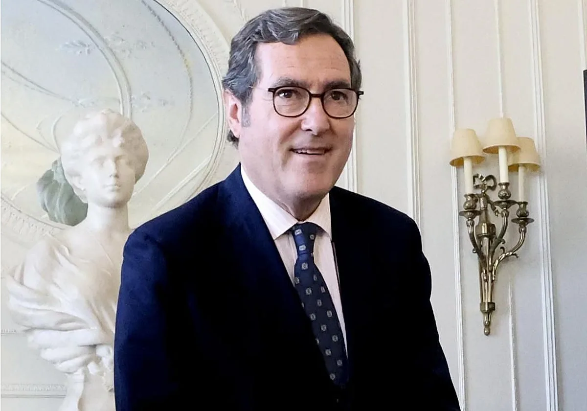 Garamendi seguirá al frente de CEOE tras dulcificar su relación con Foment y endurecer el tono contra el Gobierno