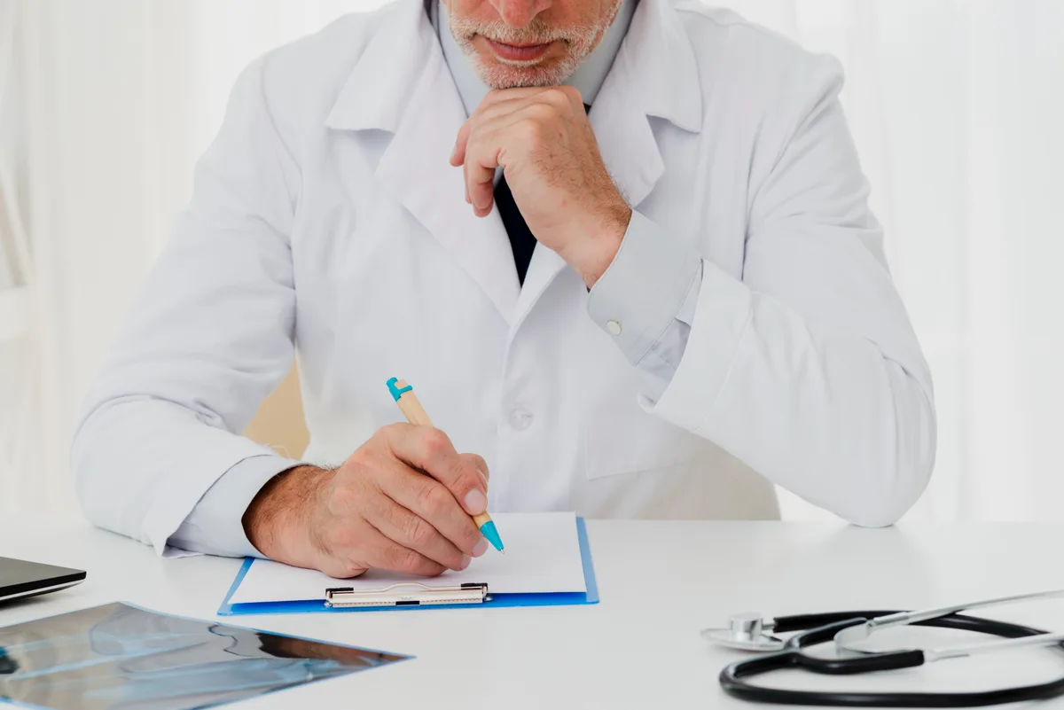 O médico que você não deveria consultar