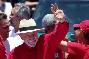 Lula comemora fim da escala 6×1 e chama de ‘vitória dos trabalhadores’ do Brasil