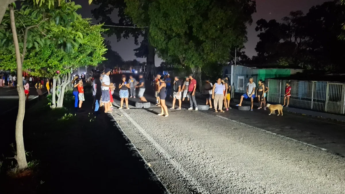 Habitantes de seis sectores protestaron en la avenida Libertador de Maturín por constantes cortes eléctricos