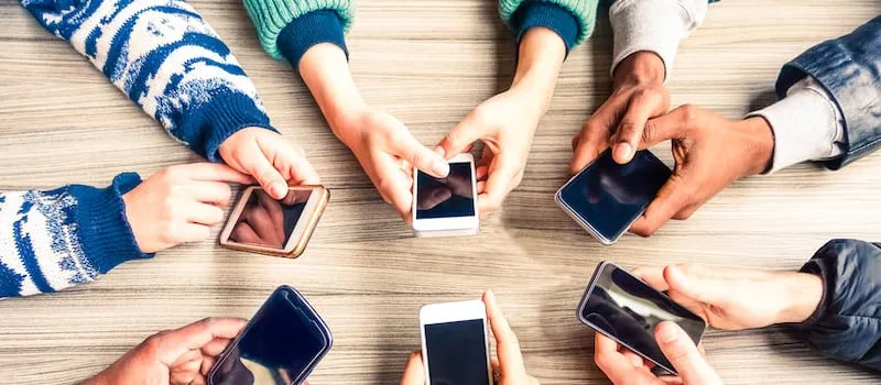 Smartphone shipments hit 14-year low amid memory crunch