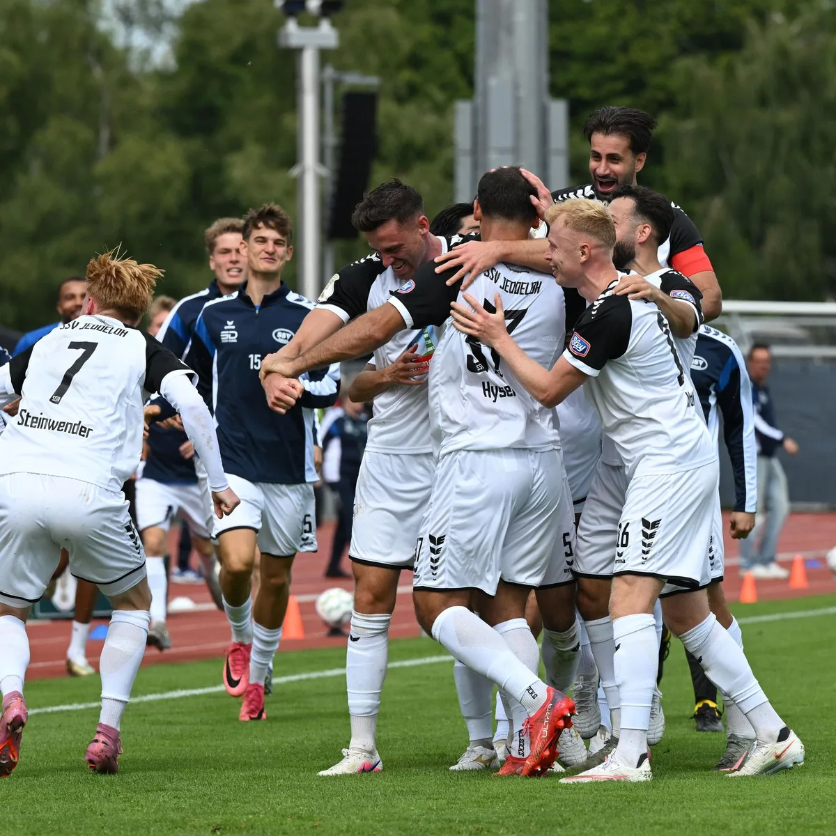 Fußball - DFB-Pokal:Heidenheim scheidet gegen Regionalligist Jeddeloh aus