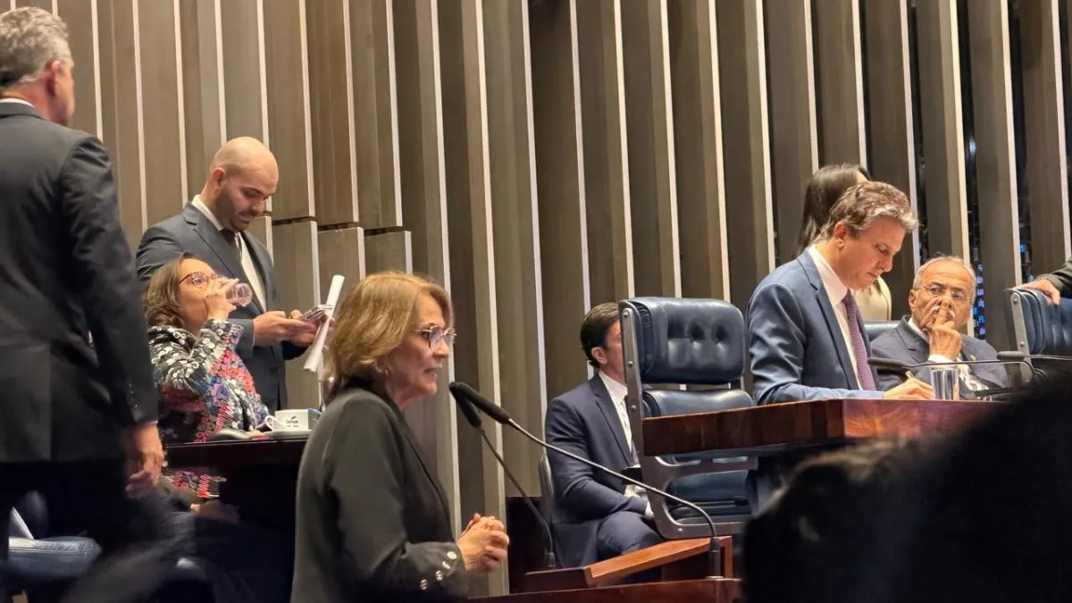 Damares diz que fim da escala 6×1 é vitória do Congresso, não de Lula