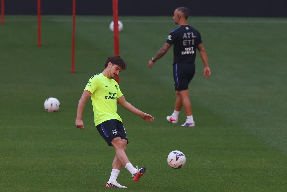 Un Atlético sin Julián Álvarez y con 'portazo' de Simeone a su salida: "No ha lugar"