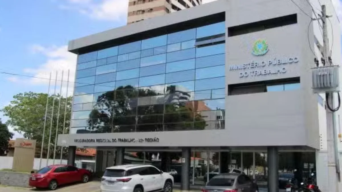 Ação contra construtora pede R$ 500 mil por dano moral coletivo após flagrante de jornada de 15 horas no PI